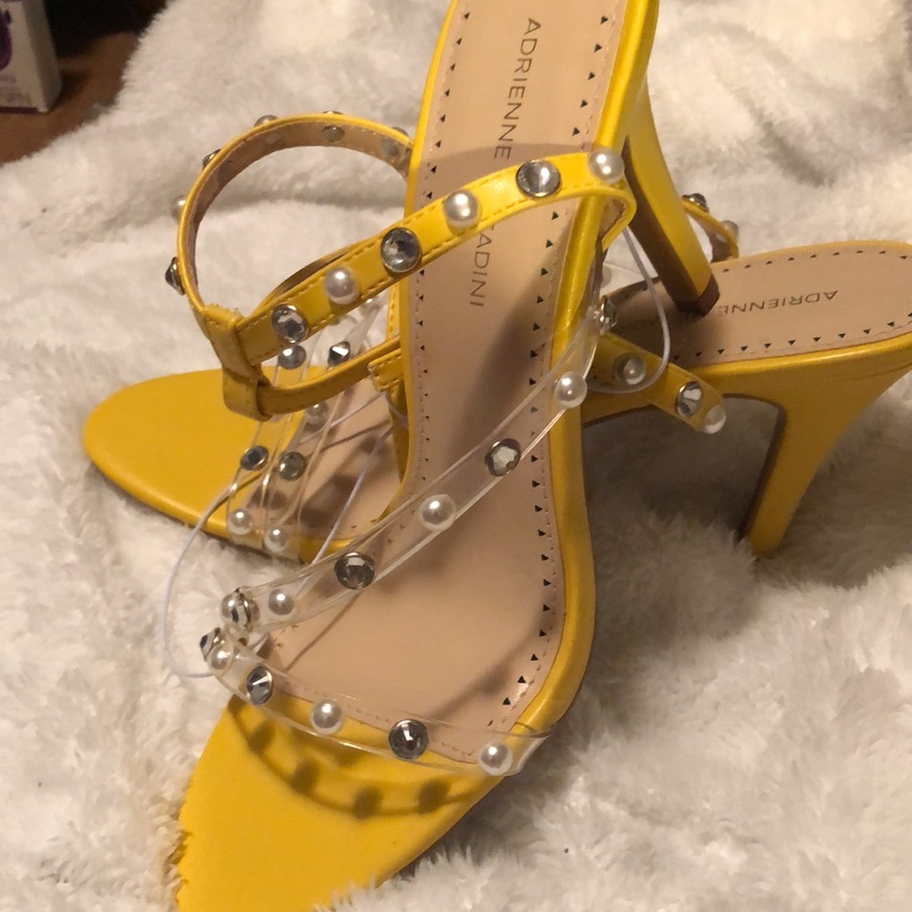 Adrienne Vittadini yellow high heel clear beaded strap scandal open toe size 9 - Picture 4 of 8